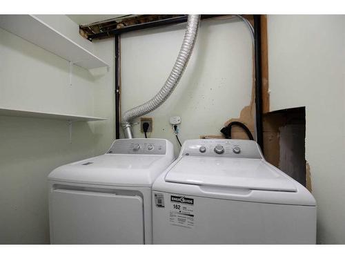 218 Kennedy Crescent, Fort Mcmurray, AB - Indoor Photo Showing Laundry Room