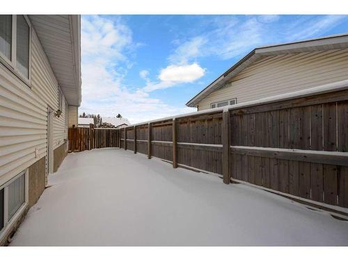 218 Kennedy Crescent, Fort Mcmurray, AB - Outdoor With Exterior