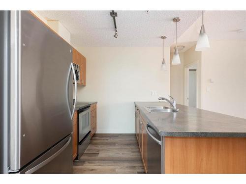 207-136A Sandpiper Road, Fort Mcmurray, AB - Indoor Photo Showing Kitchen