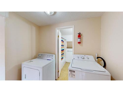 301 Grenfell Crescent, Fort Mcmurray, AB - Indoor Photo Showing Laundry Room