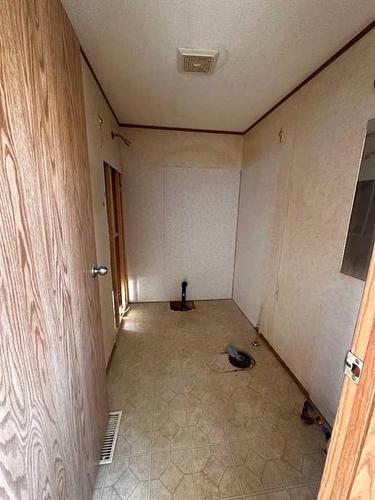 137 Mitchell Drive, Fort Mcmurray, AB - Indoor Photo Showing Other Room