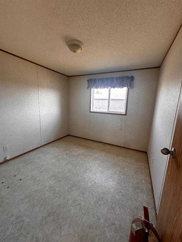 137 Mitchell Drive, Fort Mcmurray, AB - Indoor Photo Showing Other Room