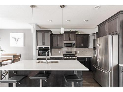 175 Aldergrove Avenue, Fort Mcmurray, AB - Indoor Photo Showing Kitchen With Upgraded Kitchen