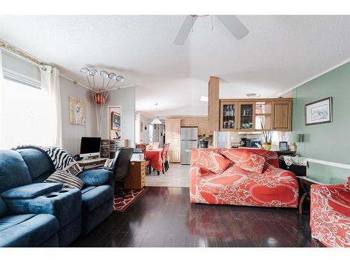 181 Clausen Crescent, Fort Mcmurray, AB - Indoor Photo Showing Living Room