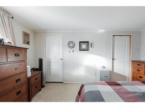 181 Clausen Crescent, Fort Mcmurray, AB - Indoor Photo Showing Bedroom