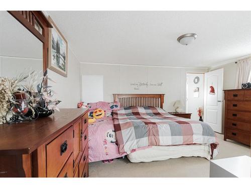 181 Clausen Crescent, Fort Mcmurray, AB - Indoor Photo Showing Bedroom