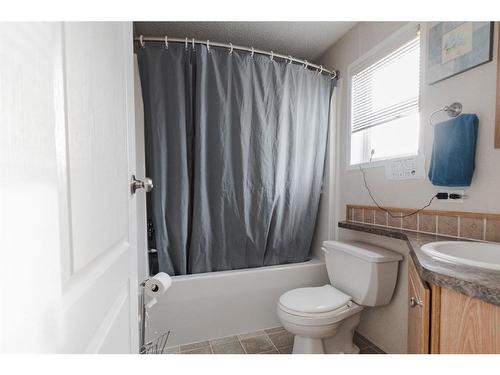 181 Clausen Crescent, Fort Mcmurray, AB - Indoor Photo Showing Bathroom