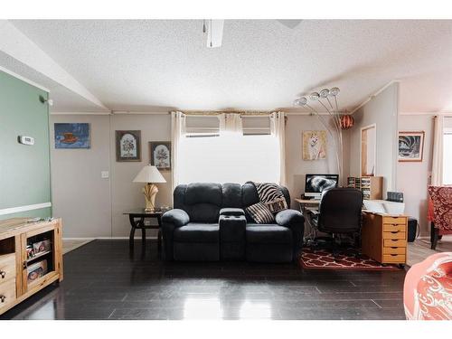 181 Clausen Crescent, Fort Mcmurray, AB - Indoor Photo Showing Living Room