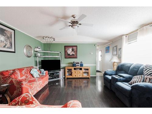 181 Clausen Crescent, Fort Mcmurray, AB - Indoor Photo Showing Living Room