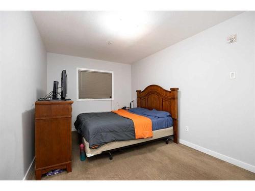 315-8528 Manning Avenue, Fort Mcmurray, AB - Indoor Photo Showing Bedroom