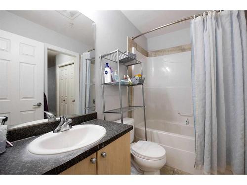 315-8528 Manning Avenue, Fort Mcmurray, AB - Indoor Photo Showing Bathroom