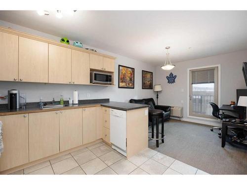 316-8528 Manning Avenue, Fort Mcmurray, AB - Indoor Photo Showing Kitchen