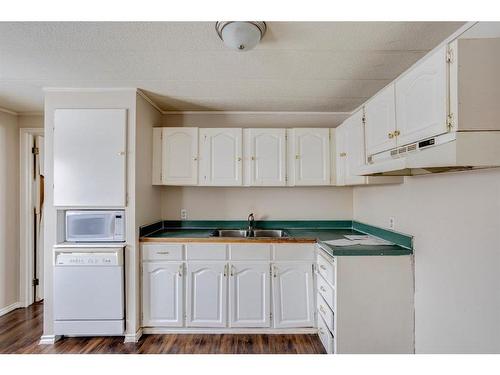 108 Greenwood Place, Fort Mcmurray, AB - Indoor Photo Showing Kitchen With Double Sink