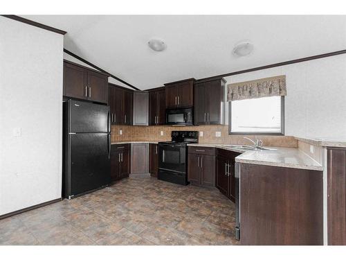 305 Gregoire Crescent, Fort Mcmurray, AB - Indoor Photo Showing Kitchen