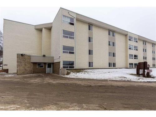 208-111 Charles Avenue, Fort Mcmurray, AB - Outdoor