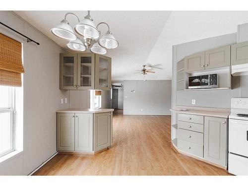 116 Mcinnes Street, Fort Mcmurray, AB - Indoor Photo Showing Kitchen