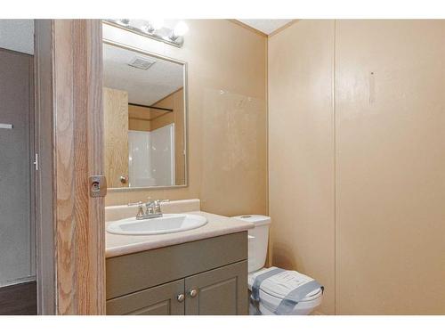 116 Mcinnes Street, Fort Mcmurray, AB - Indoor Photo Showing Bathroom