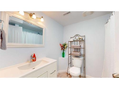 131 Wolverine Drive, Fort Mcmurray, AB - Indoor Photo Showing Bathroom