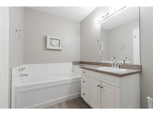 120 Sirius Avenue, Fort Mcmurray, AB - Indoor Photo Showing Bathroom