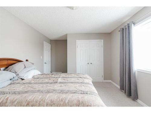 120 Sirius Avenue, Fort Mcmurray, AB - Indoor Photo Showing Bedroom