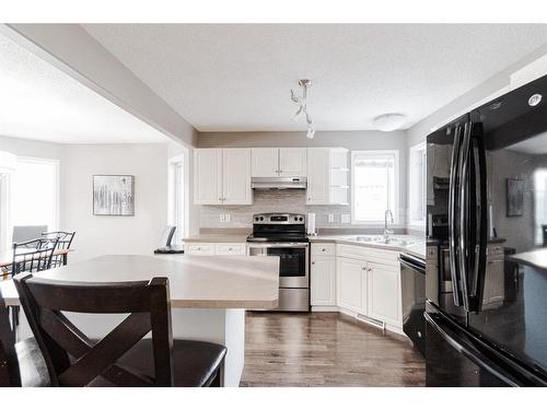 120 Sirius Avenue, Fort Mcmurray, AB - Indoor Photo Showing Kitchen