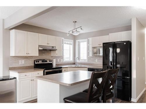 120 Sirius Avenue, Fort Mcmurray, AB - Indoor Photo Showing Kitchen