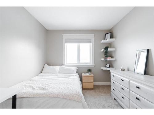 788 Heritage Drive, Fort Mcmurray, AB - Indoor Photo Showing Bedroom