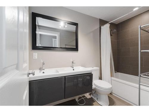 788 Heritage Drive, Fort Mcmurray, AB - Indoor Photo Showing Bathroom