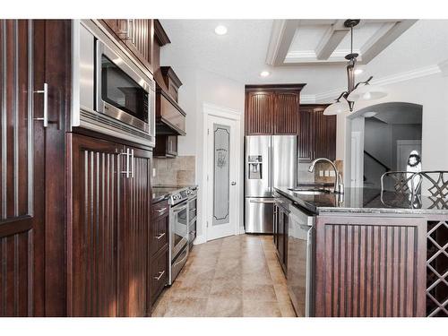 788 Heritage Drive, Fort Mcmurray, AB - Indoor Photo Showing Kitchen With Upgraded Kitchen