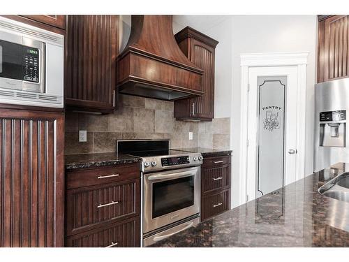 788 Heritage Drive, Fort Mcmurray, AB - Indoor Photo Showing Kitchen