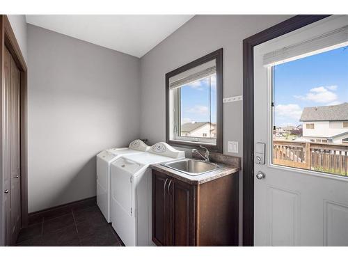 314 Plamondon Drive, Fort Mcmurray, AB - Indoor Photo Showing Laundry Room