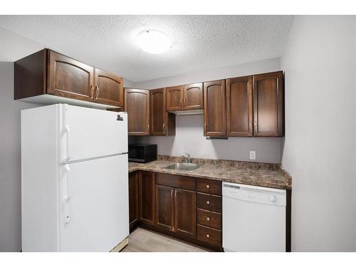 314 Plamondon Drive, Fort Mcmurray, AB - Indoor Photo Showing Kitchen