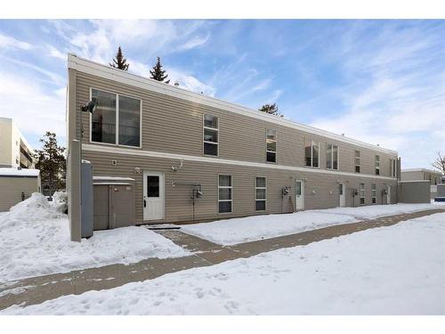 1527-21 Macdonald Drive, Fort Mcmurray, AB - Outdoor