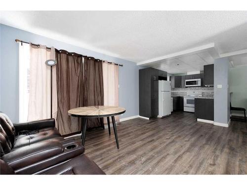 1527-21 Macdonald Drive, Fort Mcmurray, AB - Indoor