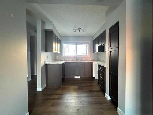 125 Acacia Drive, Fort Mcmurray, AB - Indoor Photo Showing Kitchen