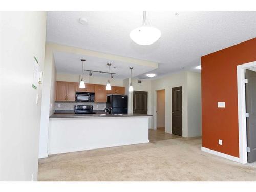 309-136C Sandpiper Road, Fort Mcmurray, AB - Indoor Photo Showing Kitchen