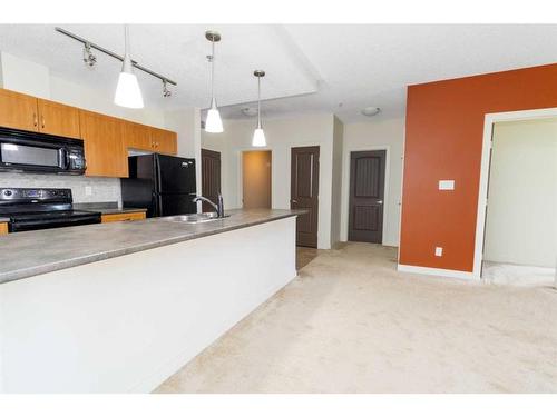 309-136C Sandpiper Road, Fort Mcmurray, AB - Indoor Photo Showing Kitchen