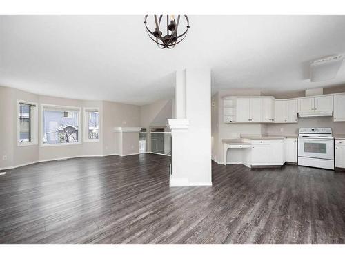 402-104 Loutit Road, Fort Mcmurray, AB - Indoor Photo Showing Kitchen