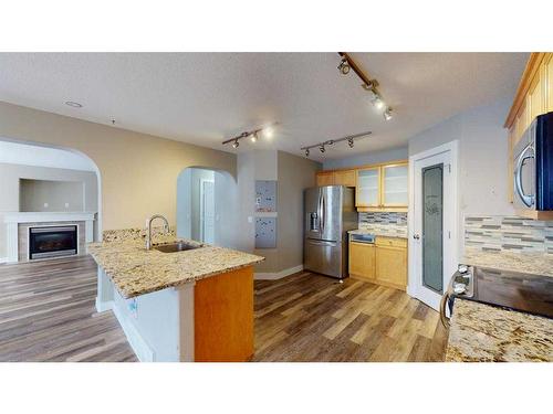 315 Warren Road, Fort Mcmurray, AB - Indoor Photo Showing Kitchen