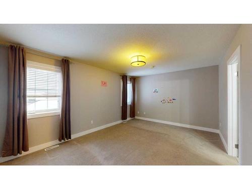 315 Warren Road, Fort Mcmurray, AB - Indoor Photo Showing Other Room