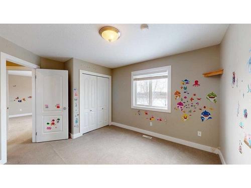 315 Warren Road, Fort Mcmurray, AB - Indoor Photo Showing Other Room