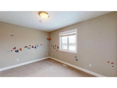 315 Warren Road, Fort Mcmurray, AB - Indoor Photo Showing Other Room