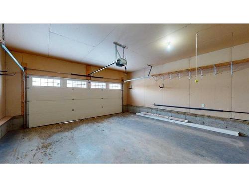 315 Warren Road, Fort Mcmurray, AB - Indoor Photo Showing Garage