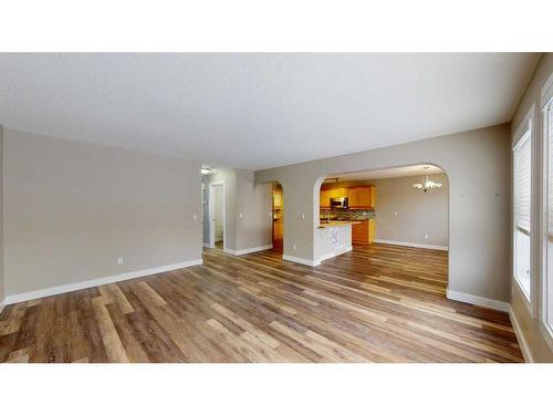 315 Warren Road, Fort Mcmurray, AB - Indoor Photo Showing Other Room