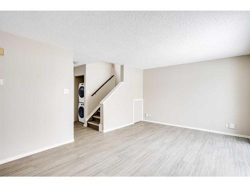 1501-21 Macdonald Drive, Fort Mcmurray, AB - Indoor Photo Showing Other Room