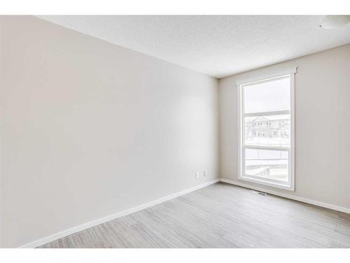 1501-21 Macdonald Drive, Fort Mcmurray, AB - Indoor Photo Showing Other Room