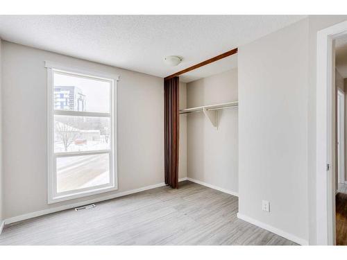 1501-21 Macdonald Drive, Fort Mcmurray, AB - Indoor Photo Showing Other Room