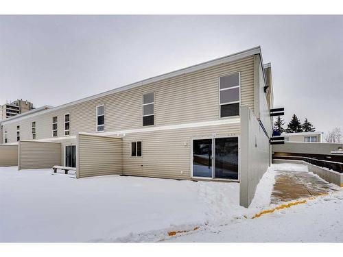 1501-21 Macdonald Drive, Fort Mcmurray, AB - Outdoor