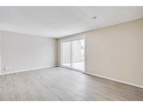 1501-21 Macdonald Drive, Fort Mcmurray, AB - Indoor Photo Showing Other Room