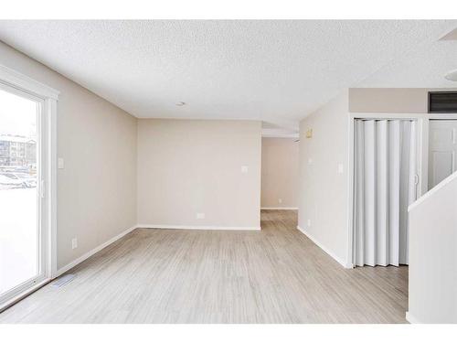 1501-21 Macdonald Drive, Fort Mcmurray, AB - Indoor Photo Showing Other Room